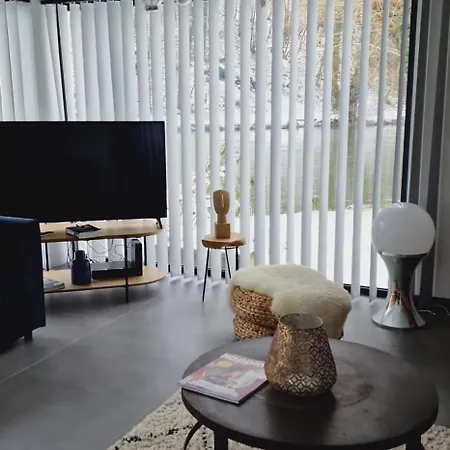 Mado Βίλα Esneux